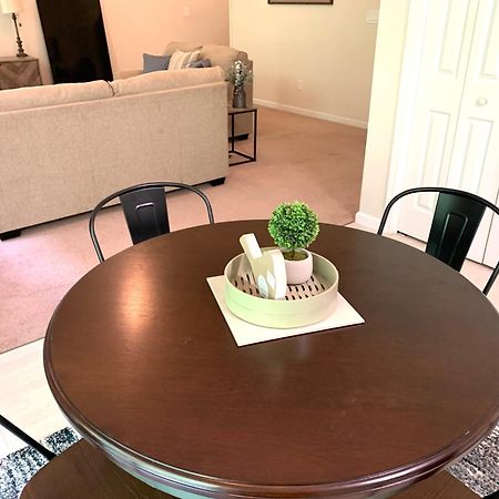 Enjoy This Amazing Home With Porch & Grill Near Dt Woodstock Pokój zdjęcie