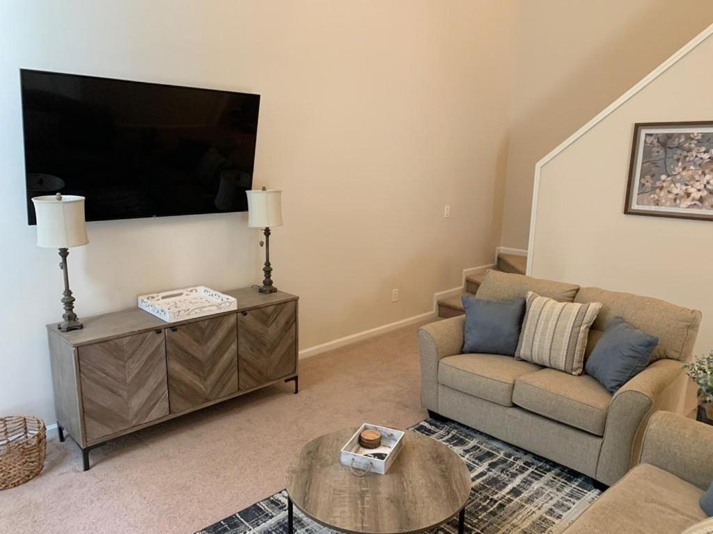 Enjoy This Amazing Home With Porch & Grill Near Dt Woodstock Pokój zdjęcie
